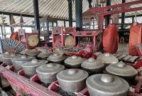 Javanese Traditional Musical Instruments are Used To Play Gamelan Music ... Javanese Traditional Musical Instruments are Used To Play Gamelan Music ...